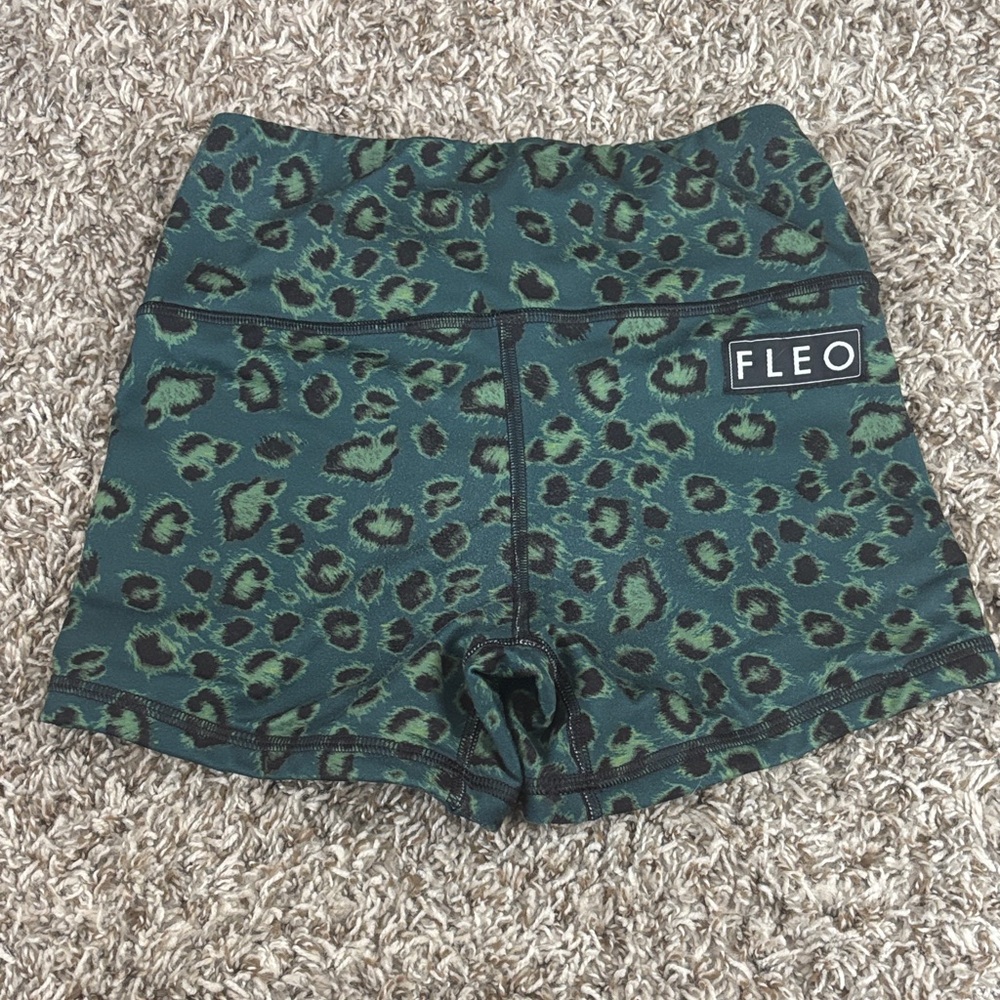Fleo Jungle Print Women's Athletic Shorts